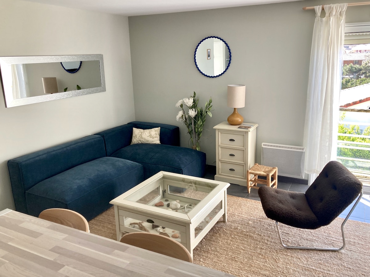 Popular Airbnb listing: Apartment 200 m from Contis Beach in Saint Julien En Born
