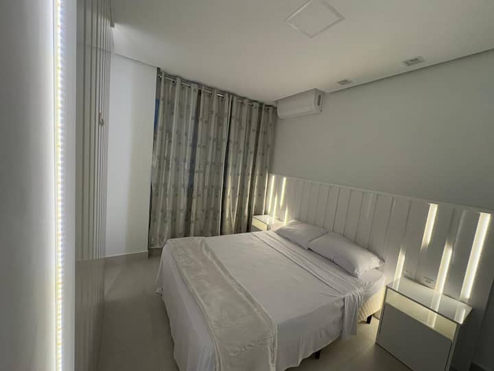 Spavaća soba dvokrevetna soba kutija dvostruki ormar klima-uređaj zamračena zavjesa 