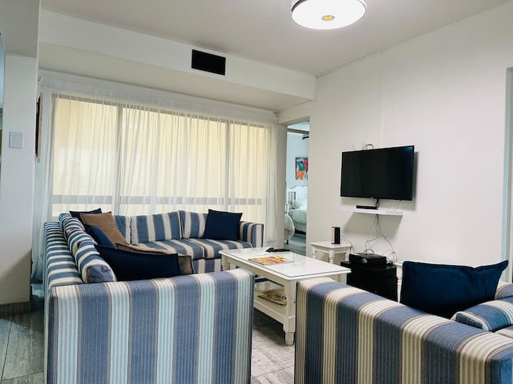 Direct Beach Access | Pool | Serviced Daily - Umhlanga