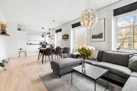 Modern Premium Apartment - Big Kitchen-Living Room