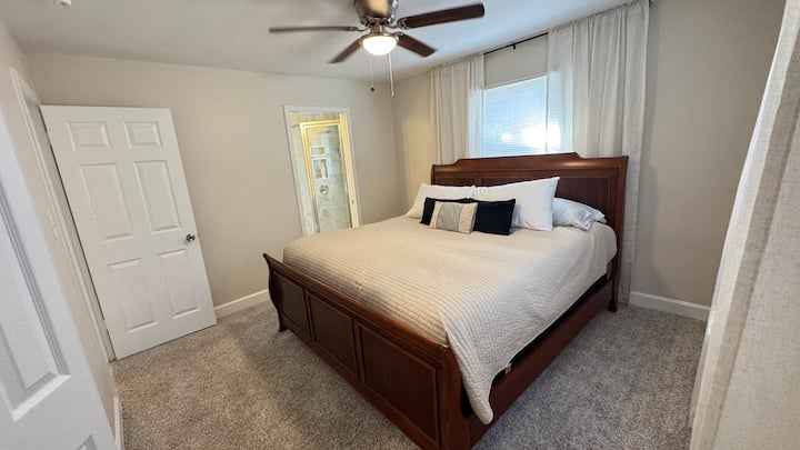 Camera matrimoniale con letto king size