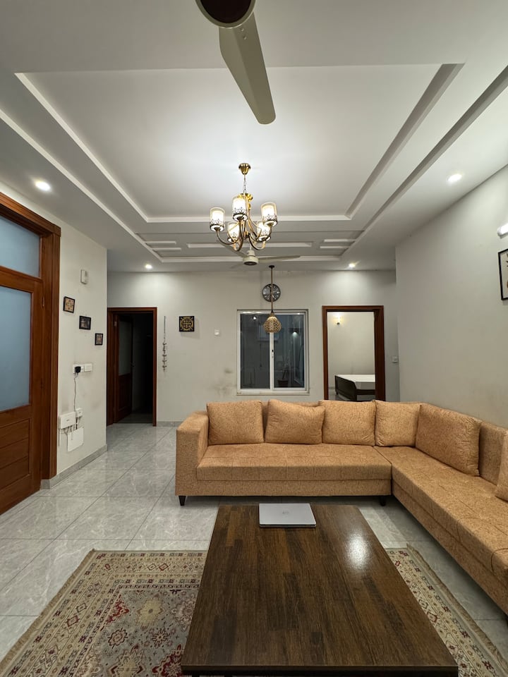 Luxury 3bhk | Calm & Classy | G/13 Islamabad. - Islamabad