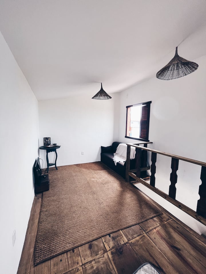 Na međukatnom prostoru nalaze se 2 madraca za jednu osobu i jedan madrac za dvije osobe.