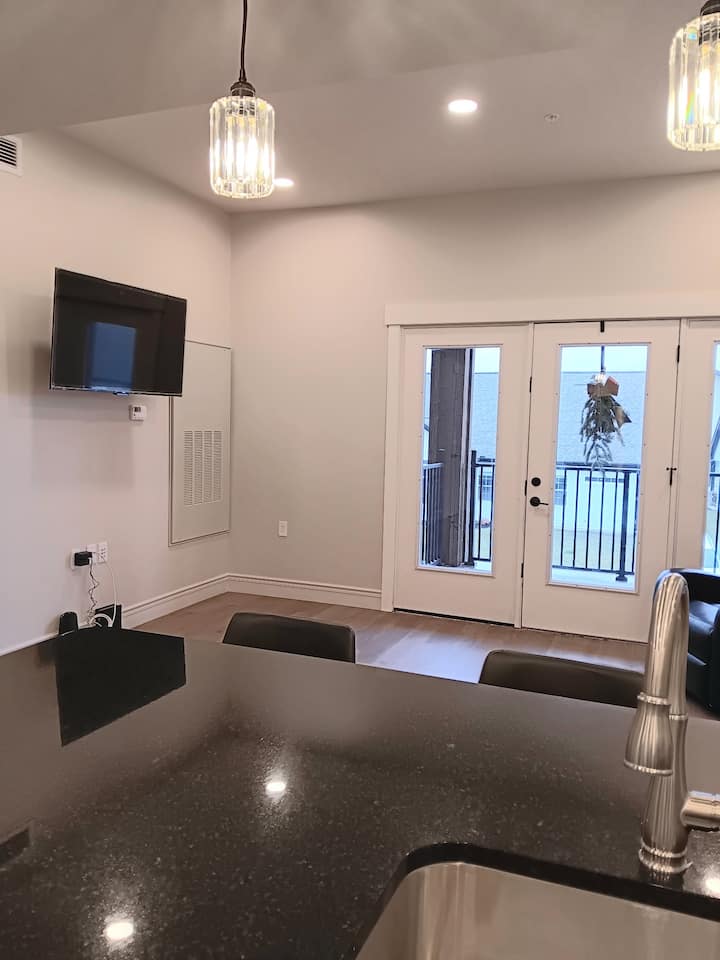 B- Sovereign Village Apt. 122 2br - 런던