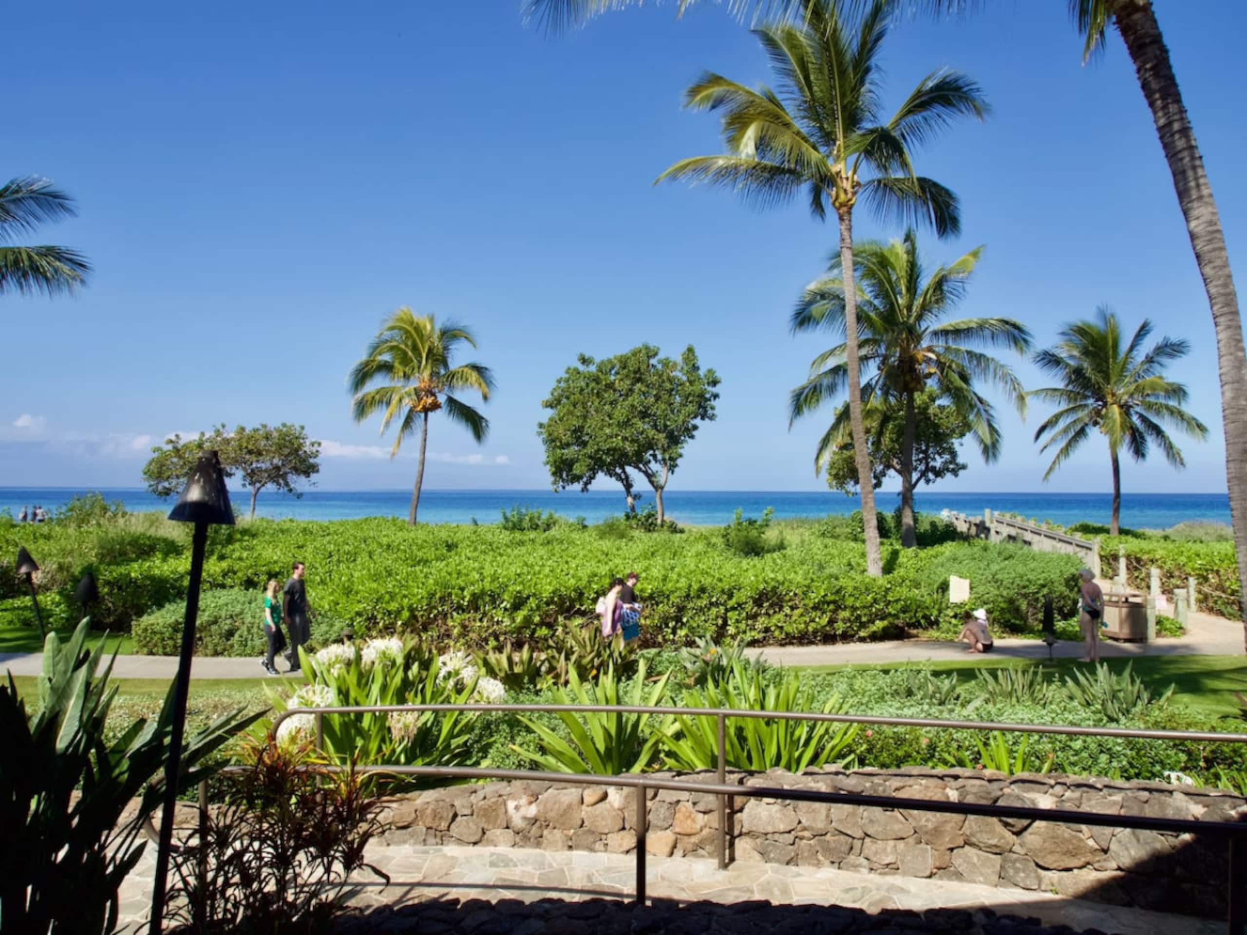 Condo in Lahaina · ★4.99 · 1 bedroom · 2 beds · 1 bath - Image 13