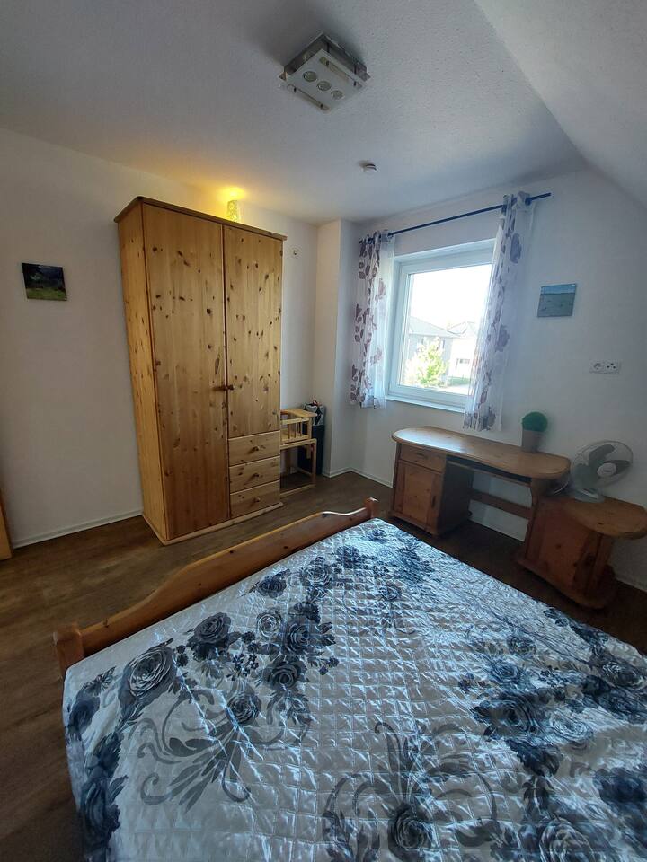 Schlafzimmer 2