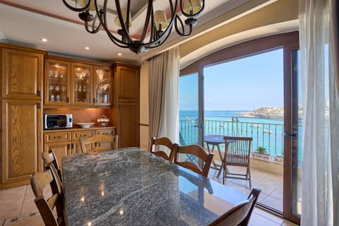 Seafront Luxury Apartment