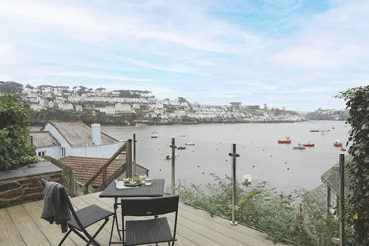 Well Court, Wonderful Views In Heart Of Polruan - Polperro