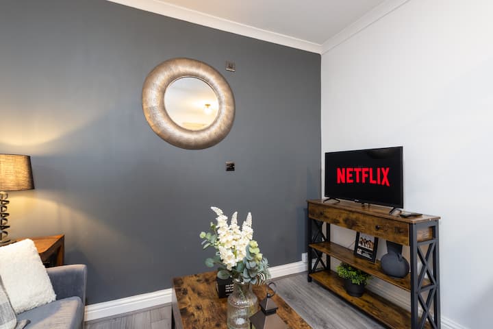 Flat 2 Willowbrook Free Parking - Nuneaton