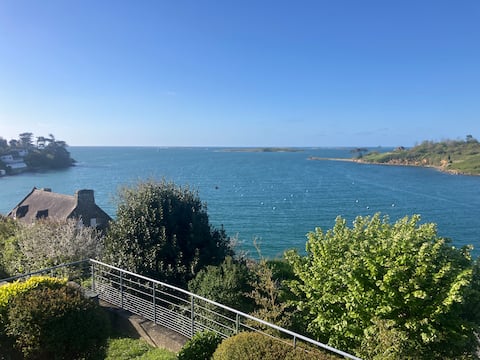 Charming house in Brittany with fantastic sea view