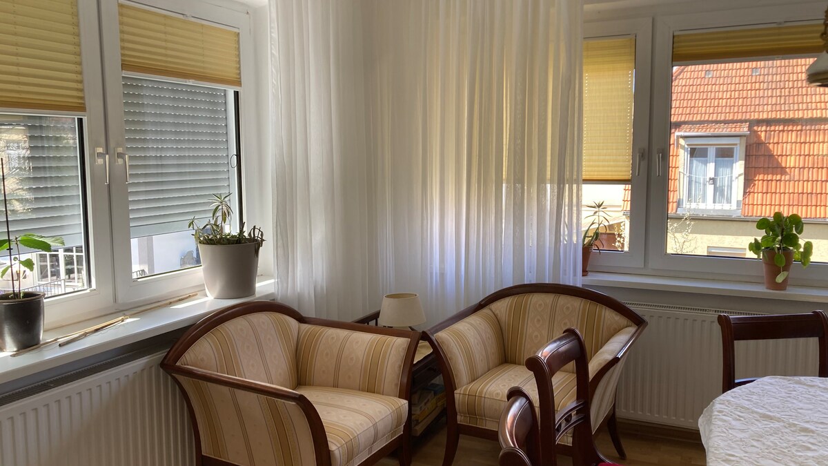 Top performing Airbnb: Quiet apartment near Messe Olympiastad Waldbühne in Westend