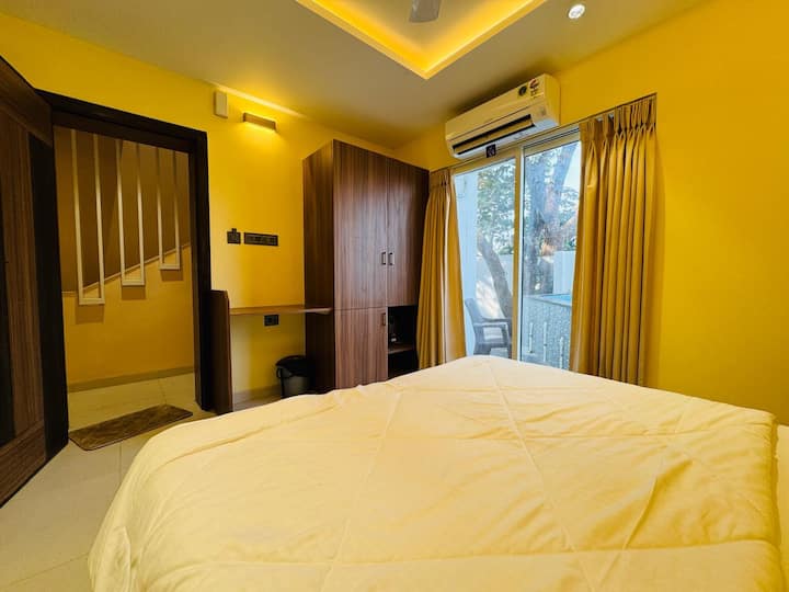 Bedroom 1 image 3