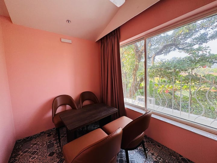 Dining area image 2
