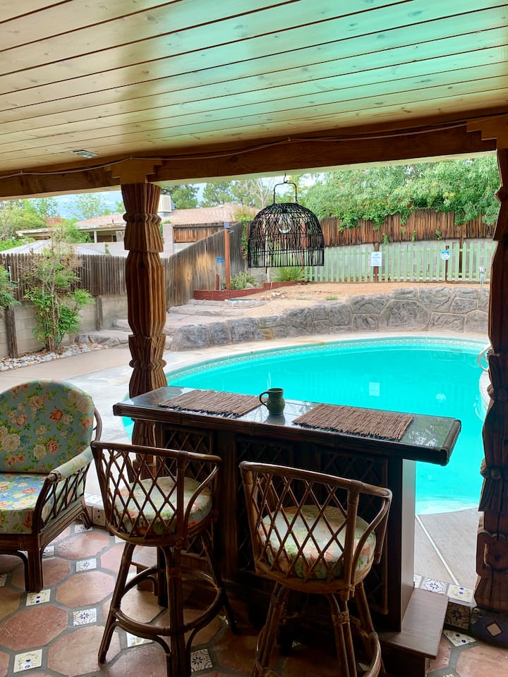 Poolside! Cheerful Boho Suite - Seasonal Pool! - Albuquerque, NM
