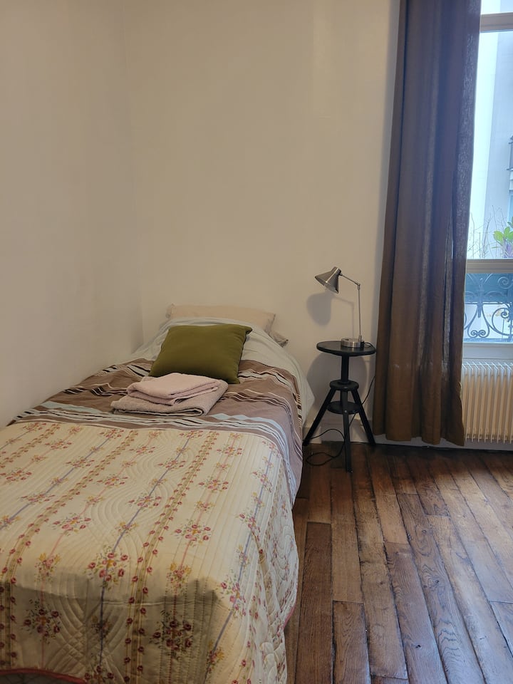 La seconda camera da letto ha un letto singolo. È inoltre possibile aggiungere un comodo materasso gonfiabile.