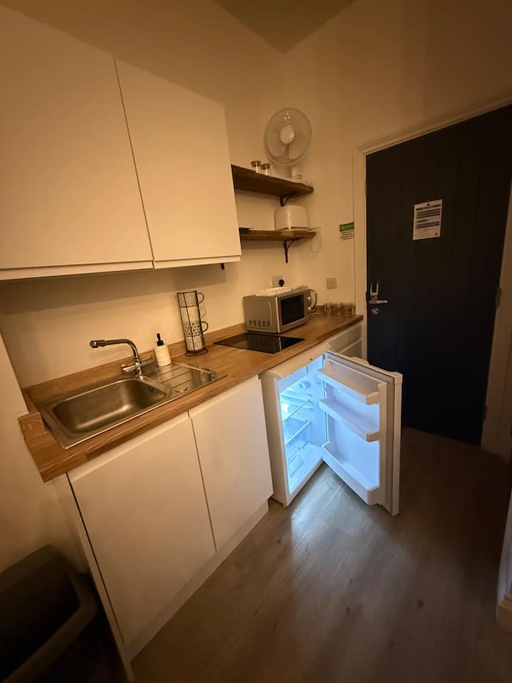 Seaside Studio Apartment - Weston-super-Mare