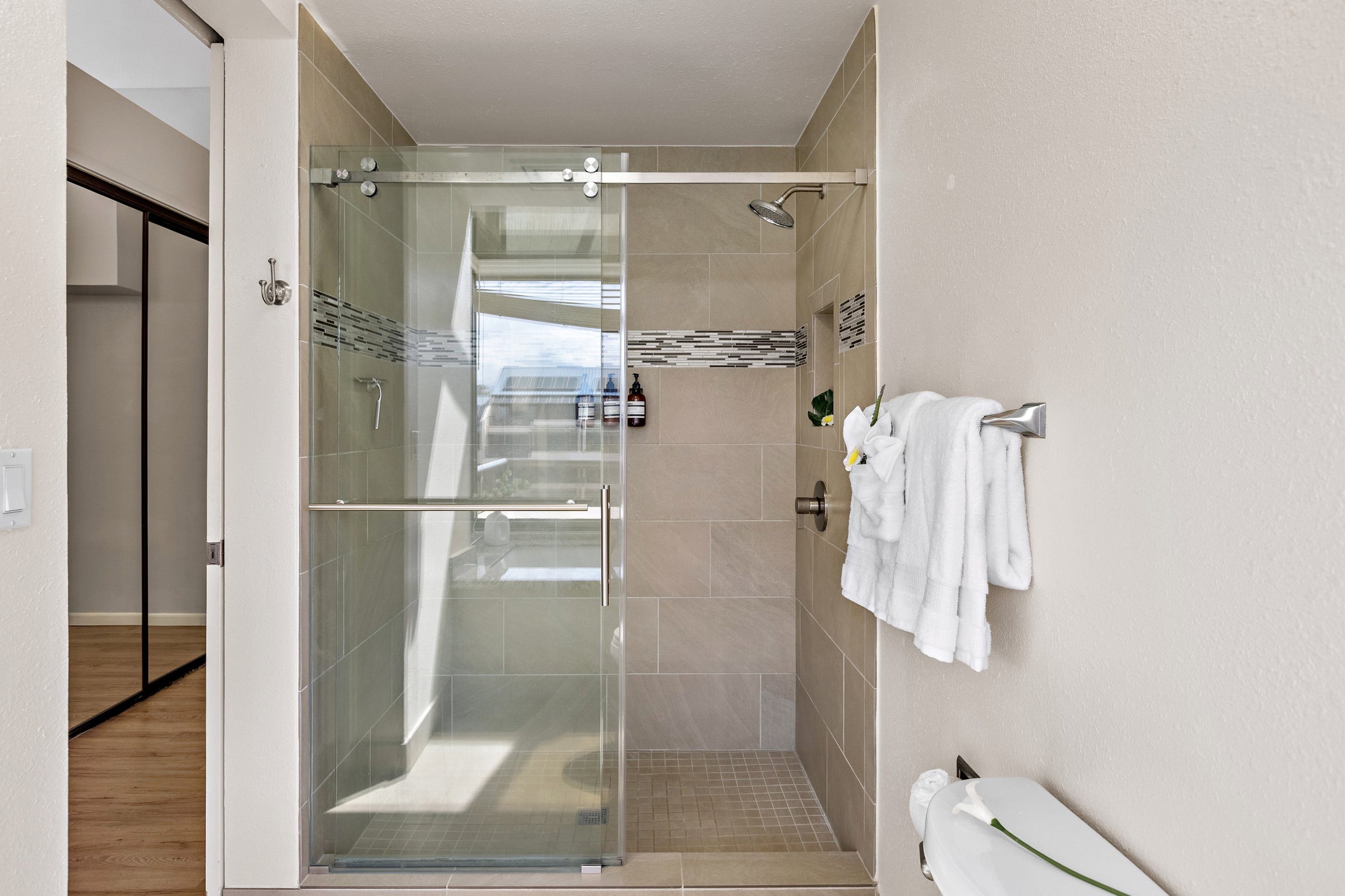 Condo in Lahaina · ★4.92 · 3 bedrooms · 6 beds · 3 baths - Image 31