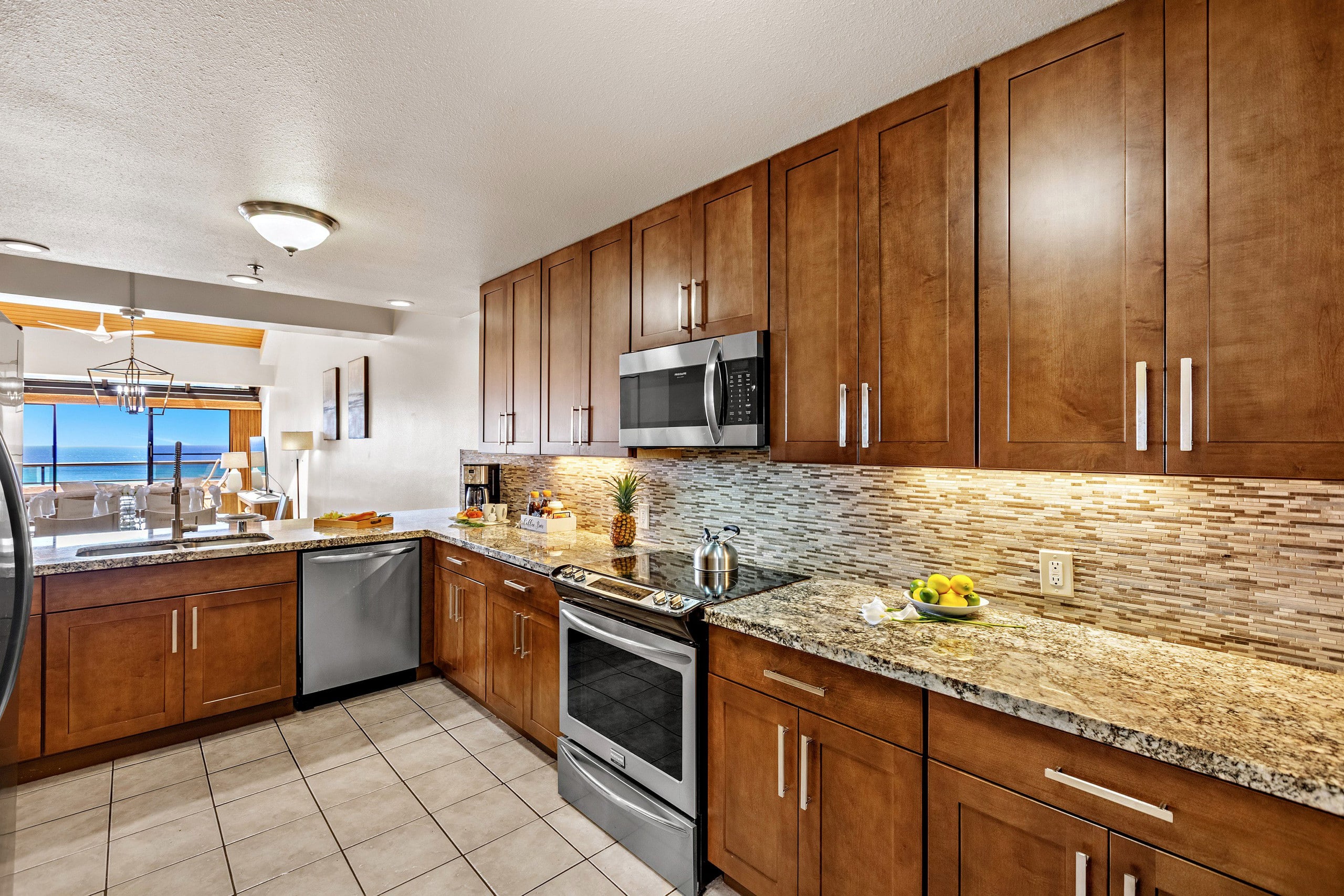 Condo in Lahaina · ★4.92 · 3 bedrooms · 6 beds · 3 baths - Image 6