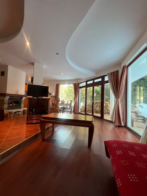 Joseph’s Luxury Villa in the Pines