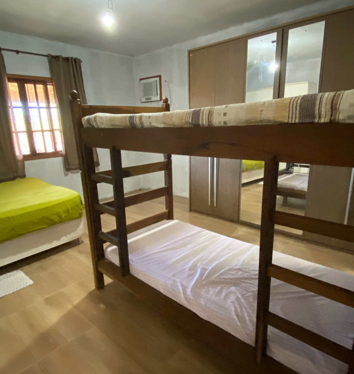 საძინებელი 1