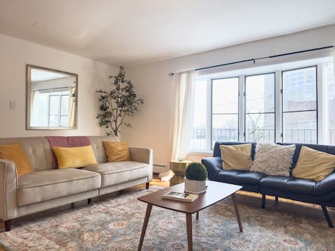 Huge Place Minutes from NYC Parking Available