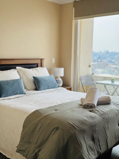 New downtown apartment with parking