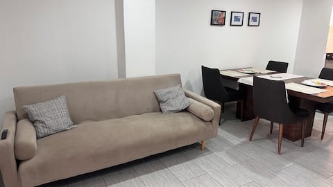 Top Airbnb: Family apartment in Kennedy