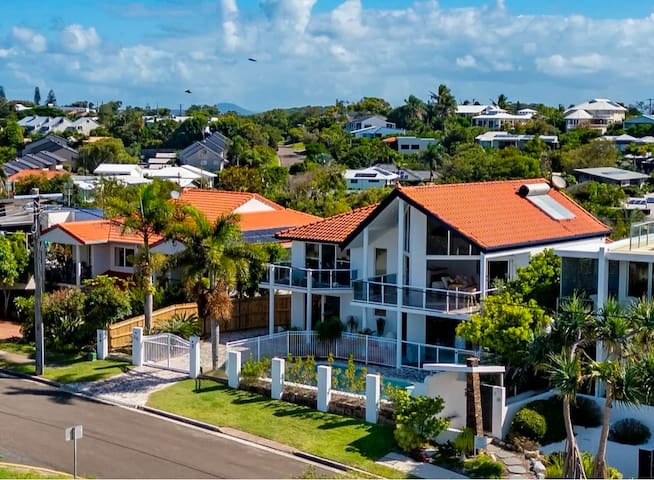 Sunny Beach House w/ Pool | Walk to Beach