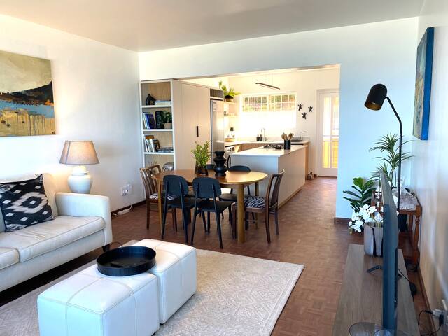 The Pearl, Views over Long Beach. Backup power. gallery image 4