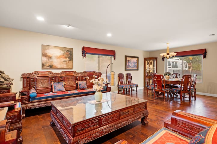 Spacious Villa/7 Beds/Pool | BBQ/Ample Parking gallery image 3
