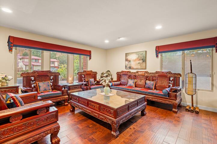 Spacious Villa/7 Beds/Pool | BBQ/Ample Parking