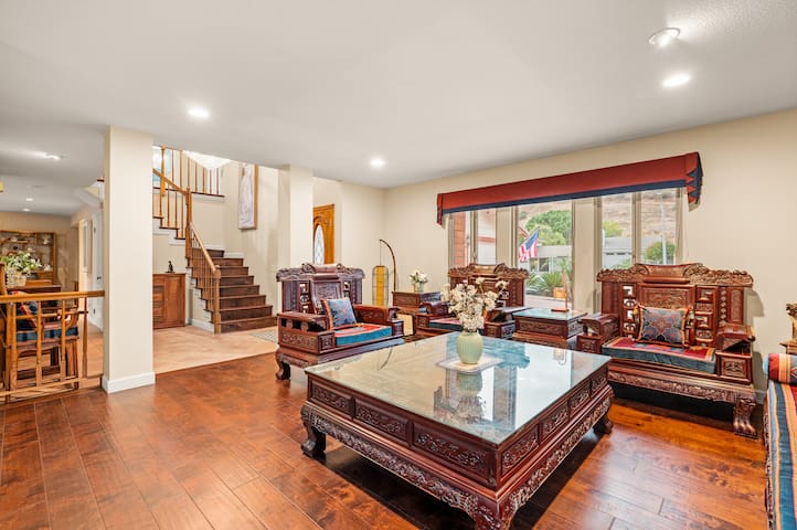 Spacious Villa/7 Beds/Pool | BBQ/Ample Parking gallery image 4