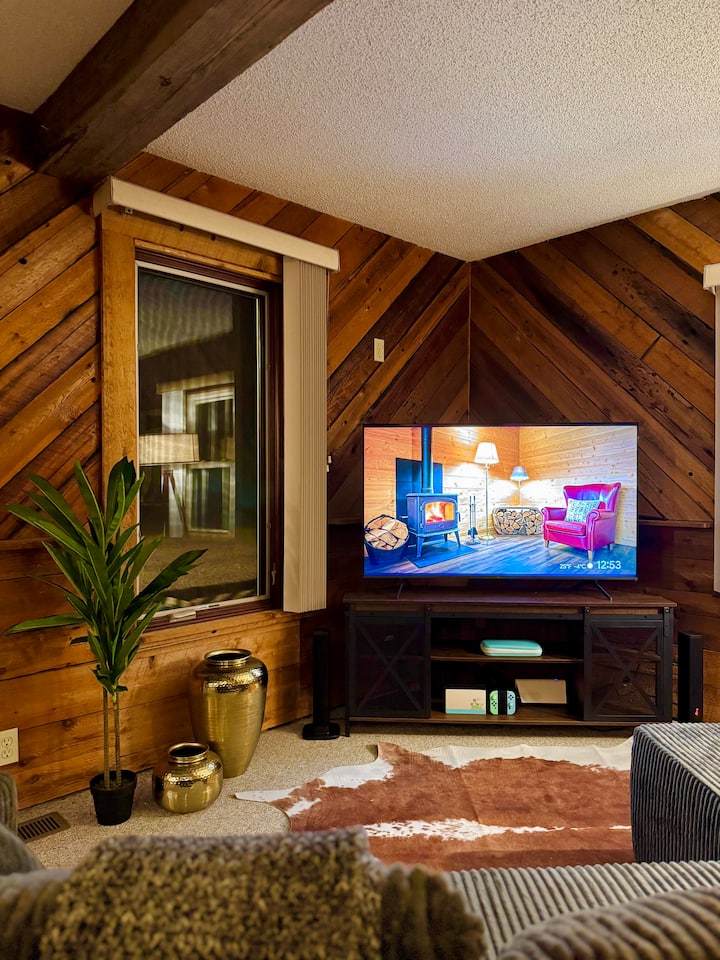 Lakefront Cabin W/ Jacuzzi Perfect Summer Spot! - Door County, WI
