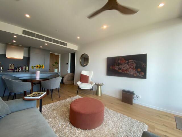 West Melbourne Pad Comfy, Luxe, EV charger, wifi gallery image 2