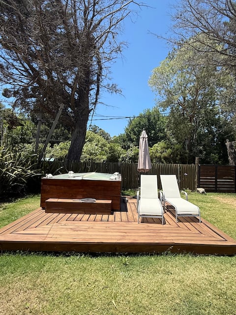 Beautiful newly renovated house with outdoor Jacuzzi