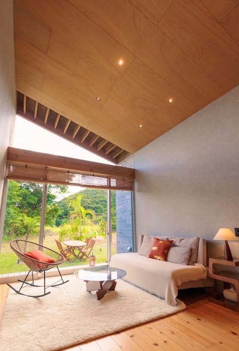 Enjoy the sea, the city, and the starry sky on the World Heritage Island, Amami Oshima, an entire ho