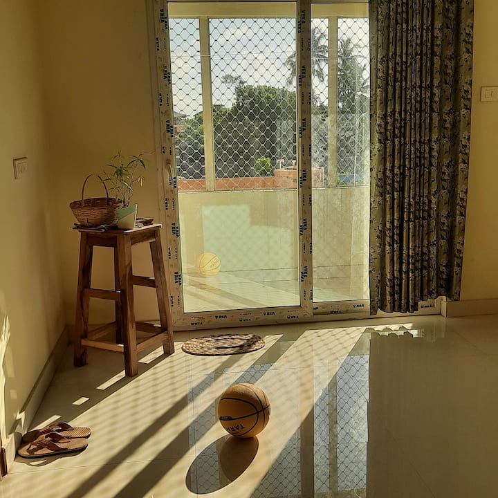 A Well Ventilated 2 Bhk A/c Apartment With Balcony - Puri