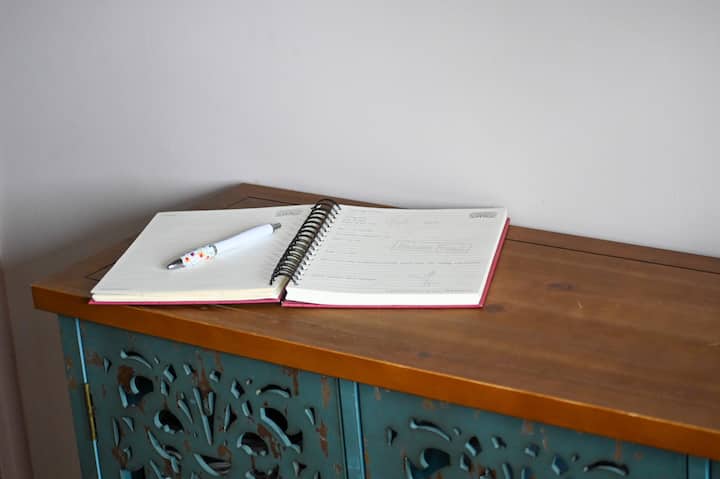 Le livre d'or contient des commentaires d'autres voyageurs. Lorsque vous partez, veuillez ajouter votre séjour.