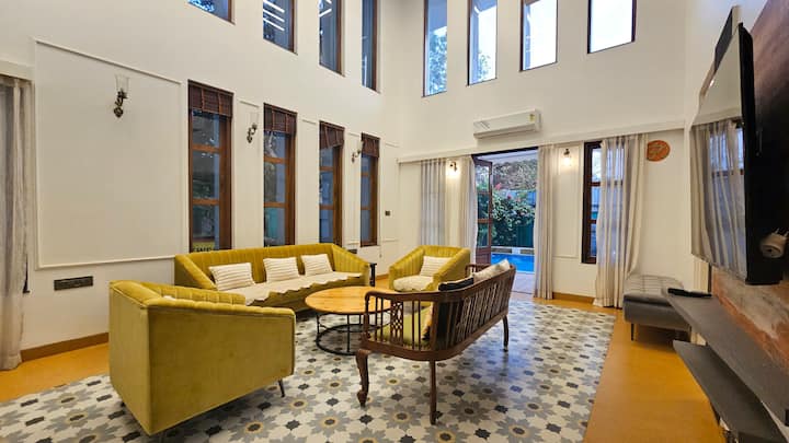 Living room image 6