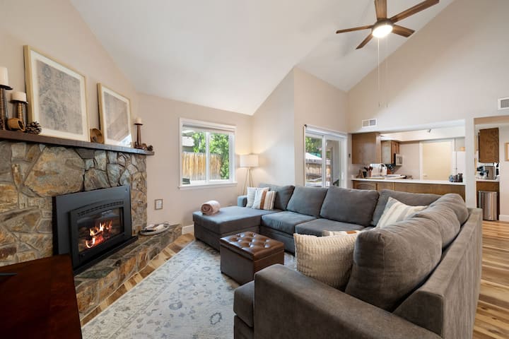 Cozy With Private Patio And 4 Mi To Downtown - Flagstaff, AZ