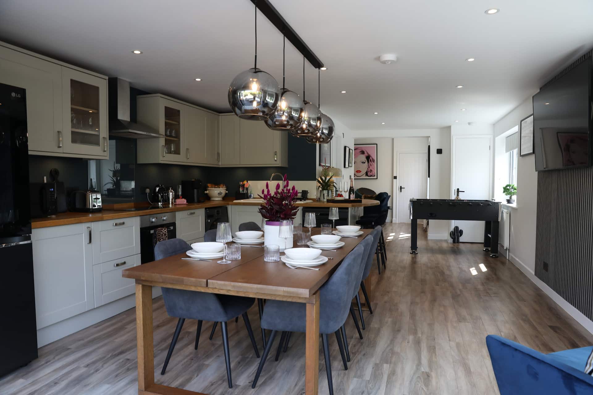 Cosy Home; New Refurbished Home and Double Parking