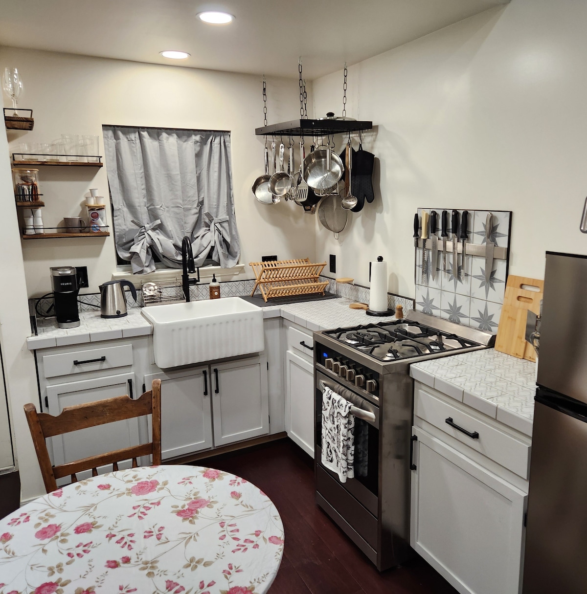 Popular Airbnb listing: Pet-Friendly Relaxed Tiny Cottage in San Antonio