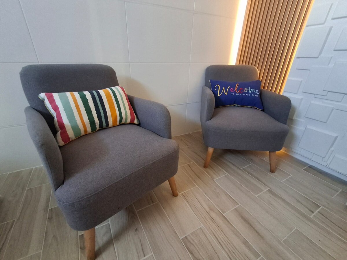 Top performing Airbnb: Modern apartment 15 min from the consulate and 5 min from the bridge in Chihuahua