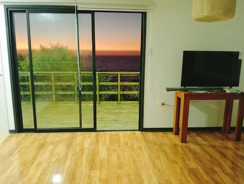 Top Airbnb: A house on the hillside, with a beach and sea view. A unique view in Quintero