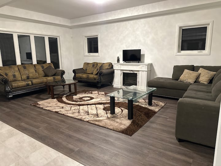 Home- Sweet Home Niagara Falls - 威蘭