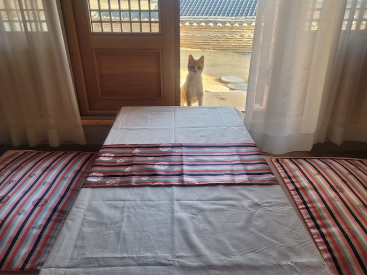 덕만재 #신축 #독채 #고양이 #잔디마당 #선덕여왕릉#바베큐텐트 #경주한옥독채 #한옥 - 경주시