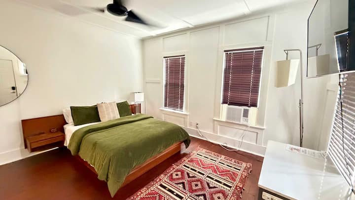 Montrose Studio | World Cup & Fan Fest Stay - Houston, TX