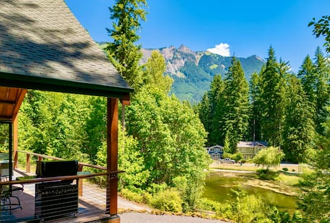 RARE Mtn. & Pond Views/2 Masters/ 5 bedroom/ 4bath