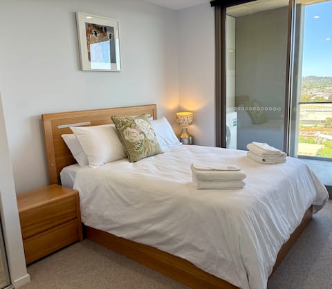 Stunning Apt central to Canberra & surrounds