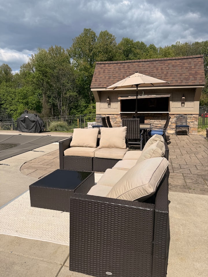 Farm Stay + Pool | Animal Tour Included - Farm stays for Rent in